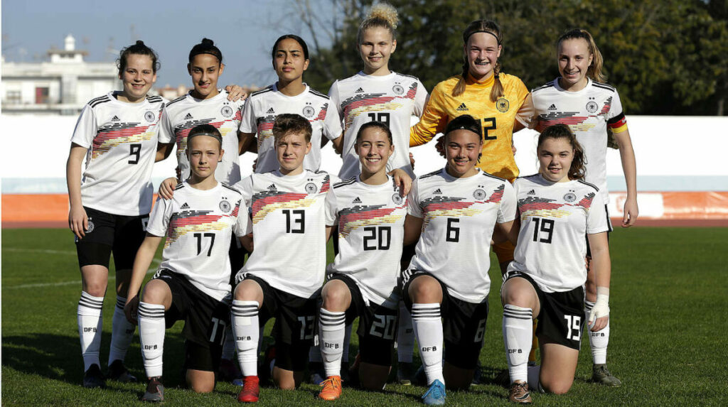 Ehemalige Spielerin in Nationalelf berufen